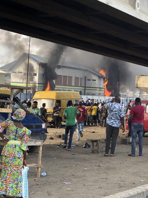 Police station set on fire by thugs in Orile-Iganmu, Lagos