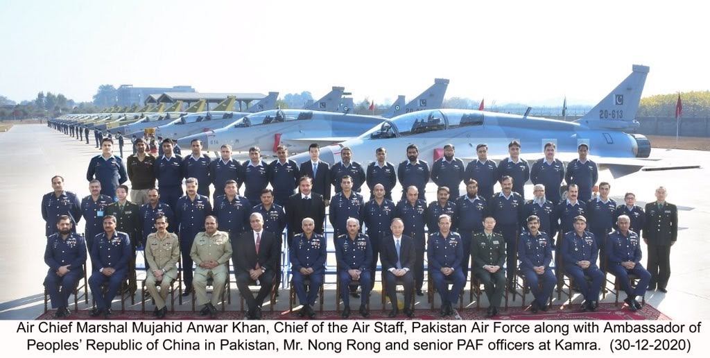 JF-17 fleet and Pakistani Air Force officials